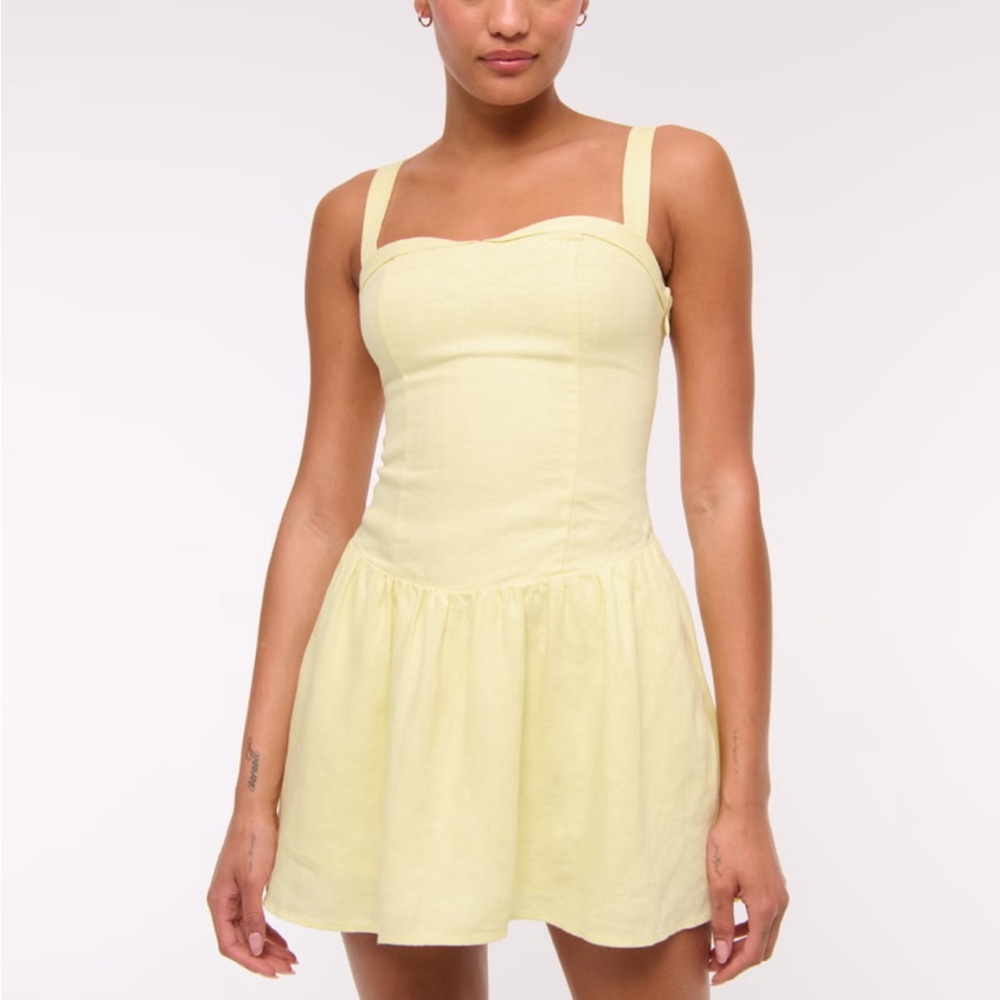 Abercrombie & Fitch Premium Linen Drop-Waist Skort yellow